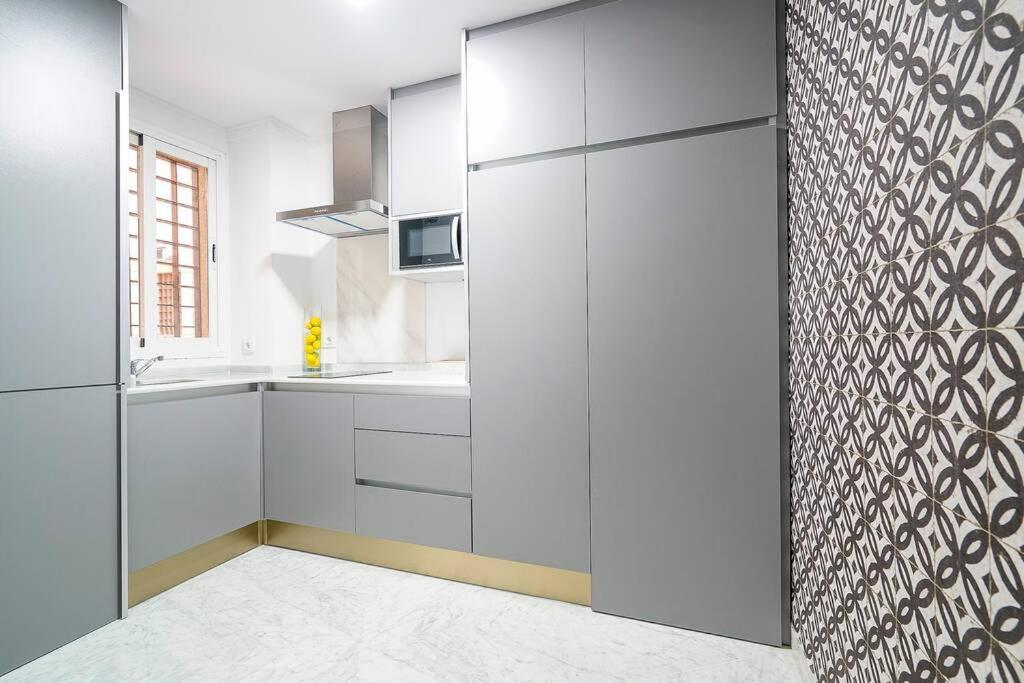 Lovely And Chic Apartment In The Heart Of Seville Exterior photo